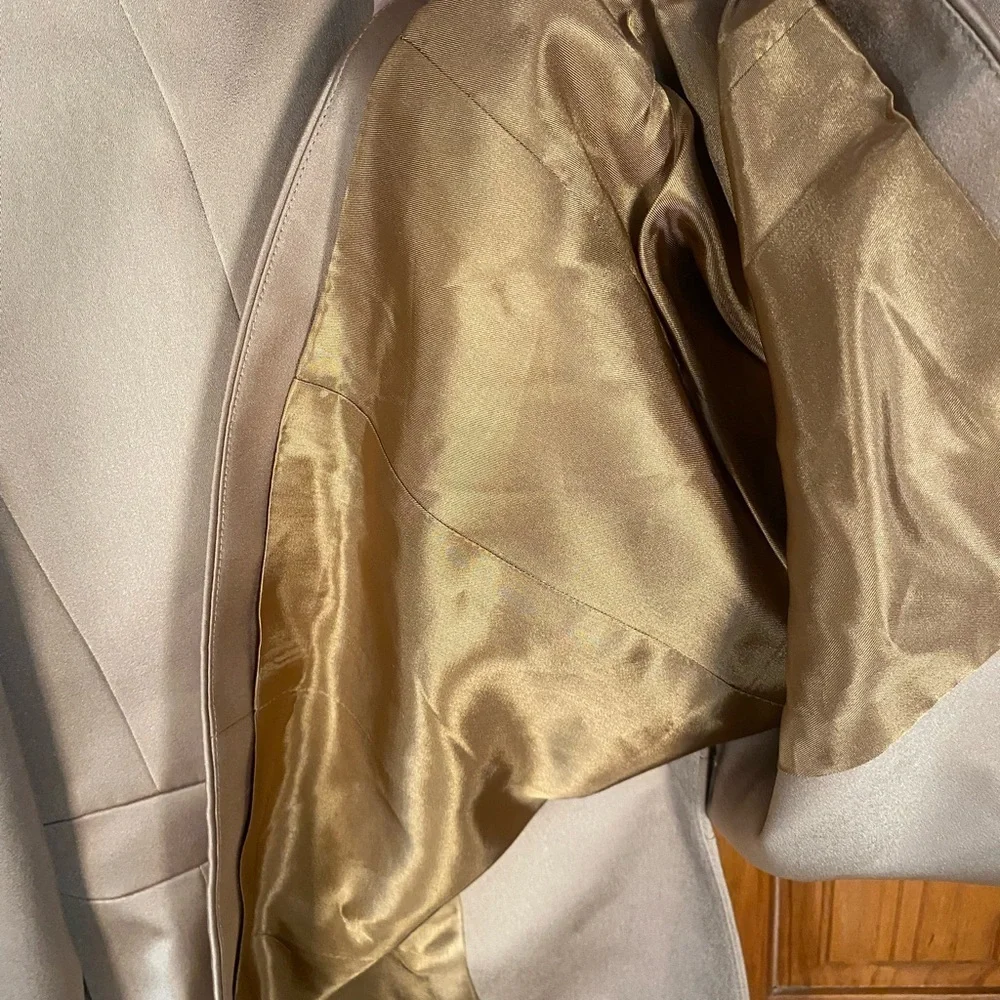 NWT Beautiful Kasper Tan Embroidered Bedazzled Women's Suit Jacket Blazer - Picture 8 of 9